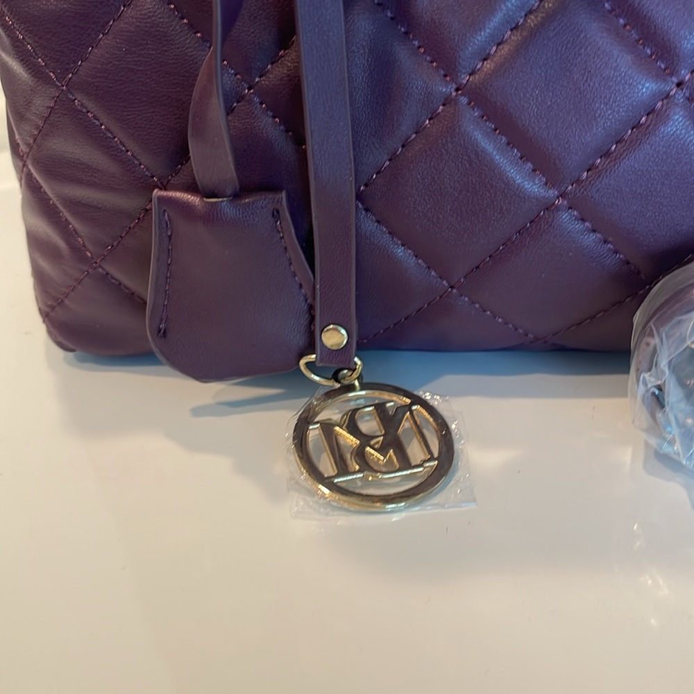 NWT Badgley Mischka Small Diamond quilted tote with lock plum Handbag Crossbody - Picture 5 of 16